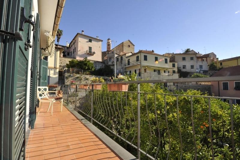 B&B Ca' De Pippu Diano Castello Exterior photo