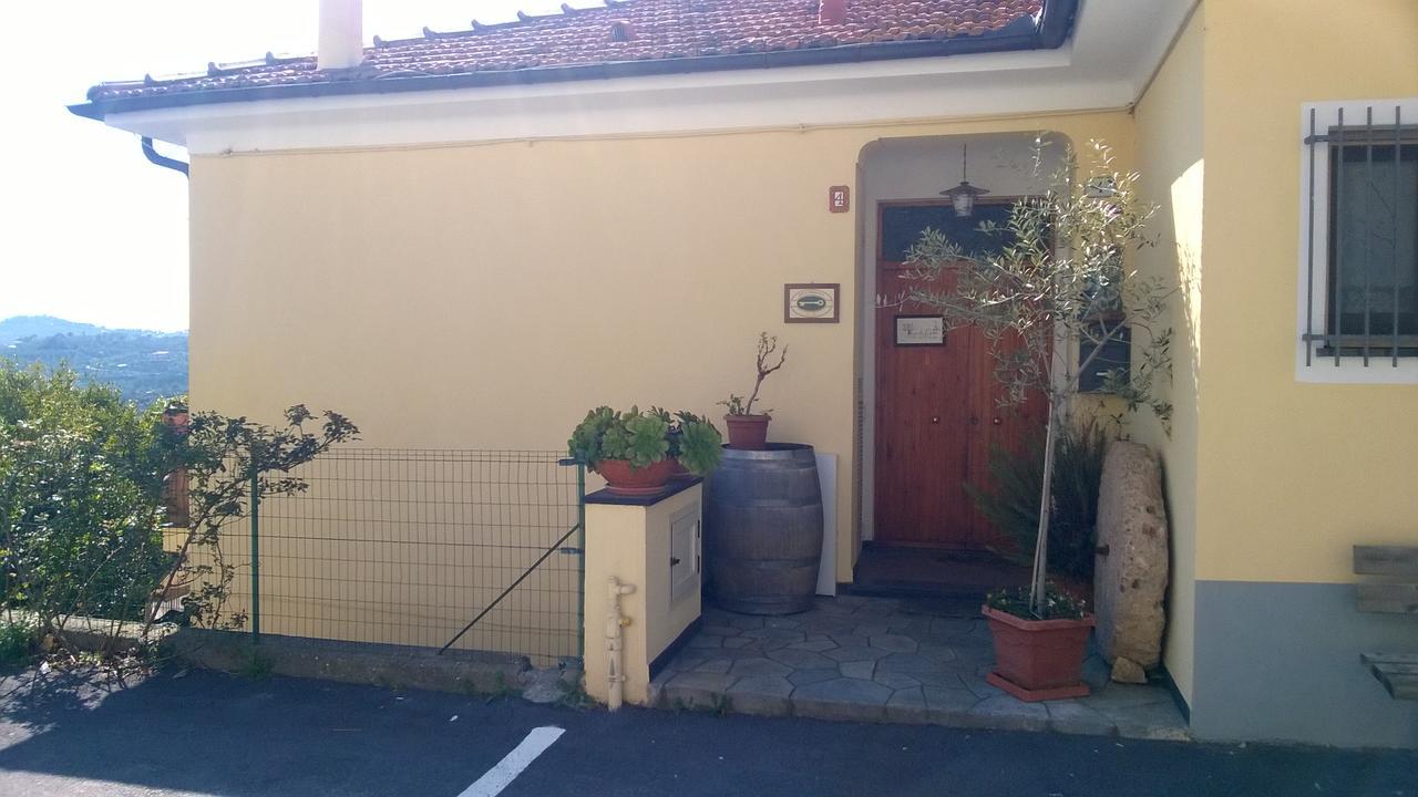 B&B Ca' De Pippu Diano Castello Exterior photo